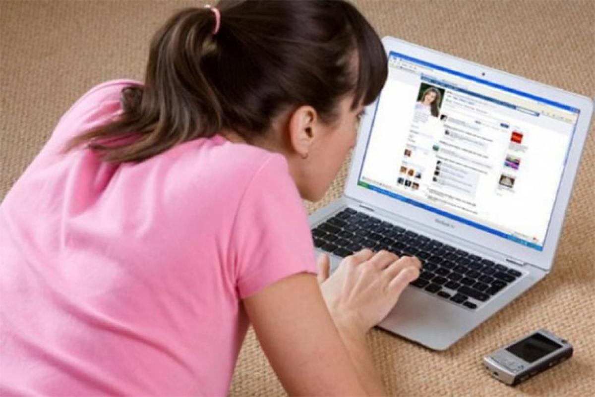 FB obsession can lead girls to risky dieting